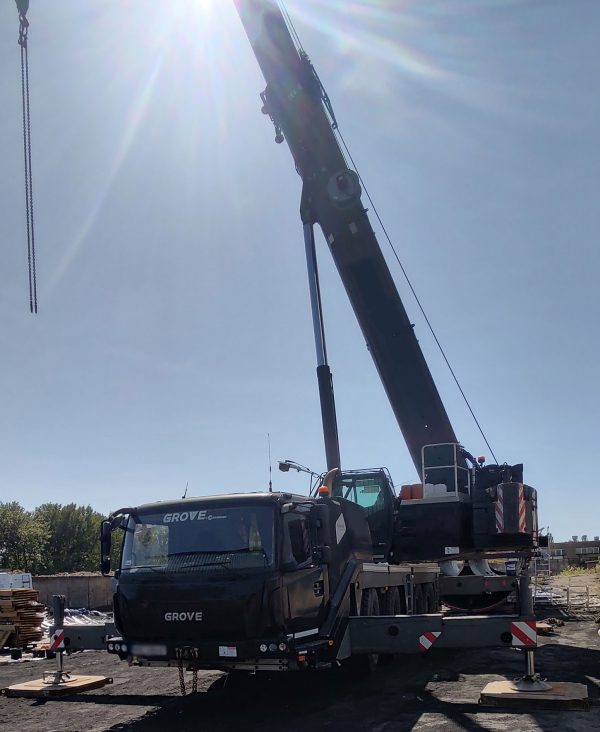 Grove GMK 4100L-1 Mobile Crane