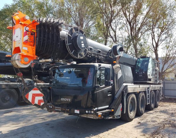 Grove GMK 4100L-1 Mobile Crane