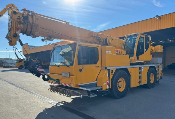Liebherr LTM1030-2.1 Mobile Crane