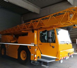 Liebherr LTM1030-2.1 Mobile Crane