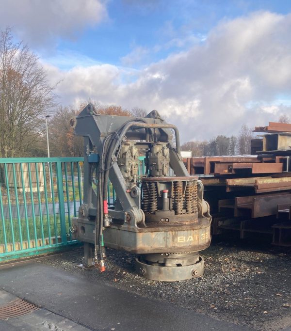 Liebherr LB28-320 Rotary Piling Rig Liebherr LB28-320 Rotary Piling Rig