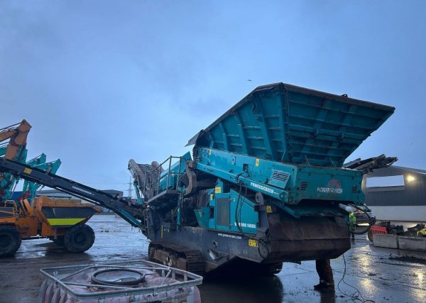 Powerscreen Warrior 1400x Scalping Screen