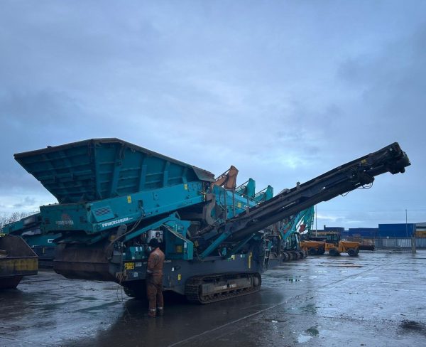 Powerscreen Warrior 1400x Scalping Screen
