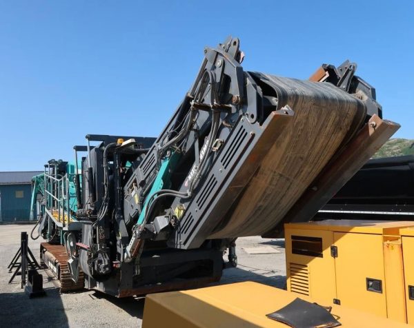 Powerscreen Warrior 2100 Triple Shaft Scalping Screen Powerscreen Warrior 2100 Triple Shaft Scalping Screen