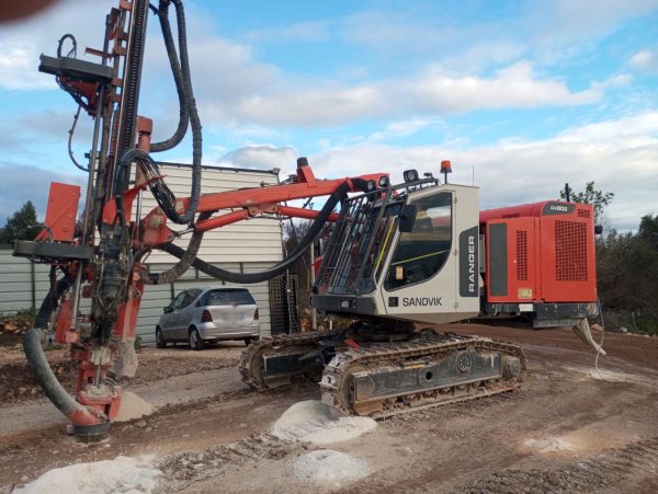 Sandvik DX800 Rock Drill Sandvik DX800 Rock Drill