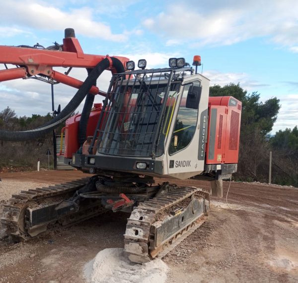 Sandvik DX800 Rock Drill Sandvik DX800 Rock Drill