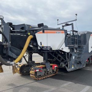 Wirtgen W 220 Fi Cold Planer