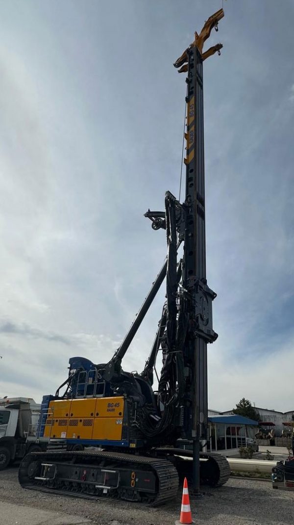 Bauer BG45V Rotary Piling Rig Bauer BG45V Rotary Piling Rig