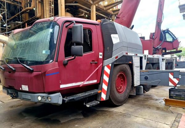 Grove GMK 5250 Mobile Crane