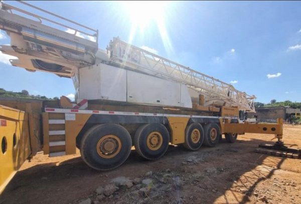 Liebherr LTM 1220 Mobile Crane Liebherr LTM 1220 Mobile Crane