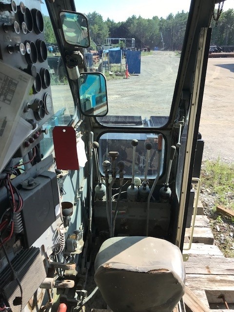 Manitowoc 3900B Crawler Crane Manitowoc 3900B Crawler Crane