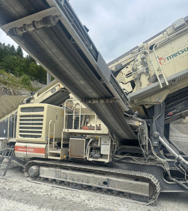 Metso Lokotrack LT220D Cone Crusher Metso Lokotrack LT220D Cone Crusher