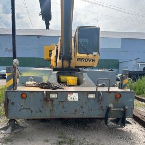Grove RT600E (1)