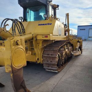 Komatsu D155AX-8 (1)