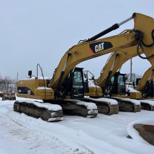Caterpillar 320D (1)