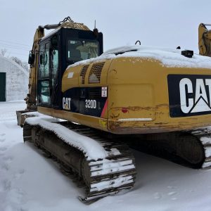 Caterpillar 320D (2)